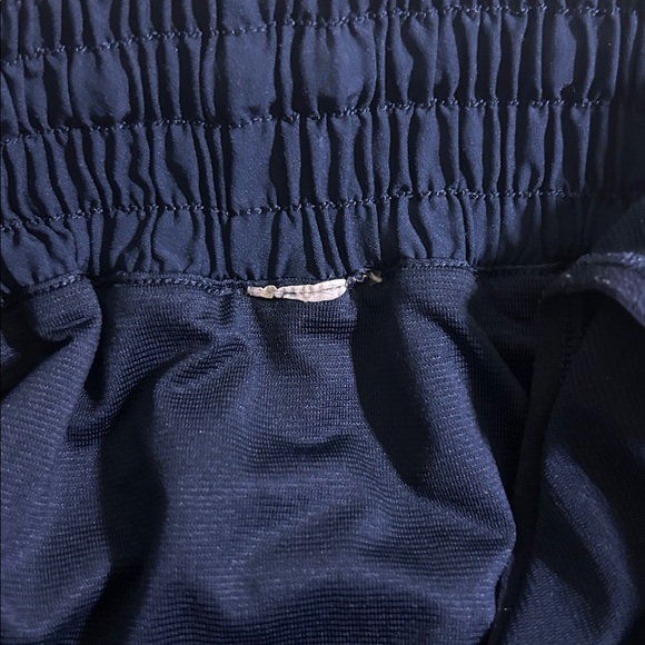 Lululemon hotty hot high rise shorts - Picture 4 of 4